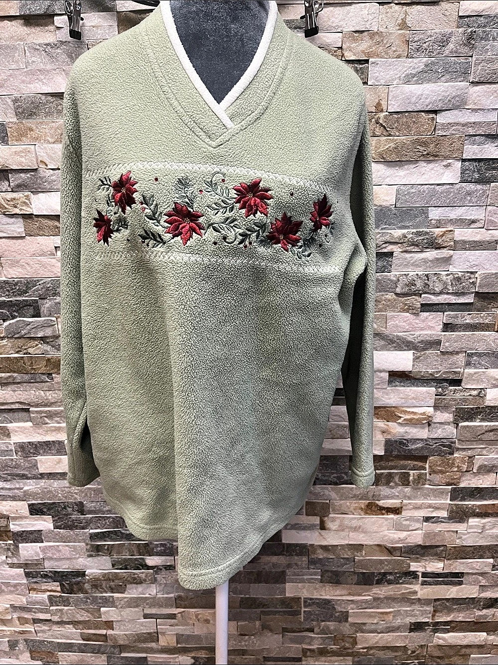 Croft & Barrow Women's Embroidered V-Neck Pullover Green & White XL Like New